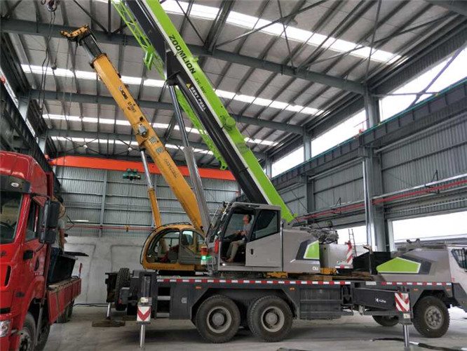 金寨县高空车出租需要注意哪些安全事项？