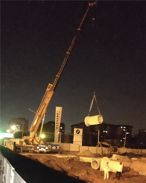 金寨县“弯臂矫正”—— 吊车的 “形变补偿” 技术